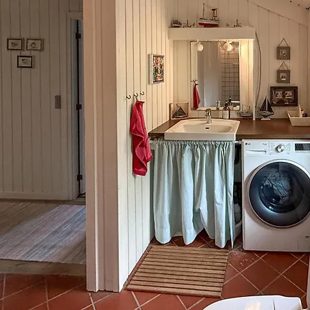 3 Bedroom Beautiful In Faxe Ladeplads Hébergement de vacances